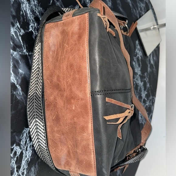 The Sak Handbag Ashland Vintage Leather Bucket Bag Black AUTHENTIC - Picture 9 of 14